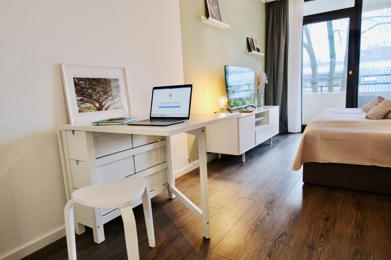 Charmantes Studio In Messe-Naehe Mit Parkplatz Hannover Bagian luar foto